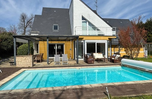 Bavent House | Modern 4-bedroom villa with large heated pool