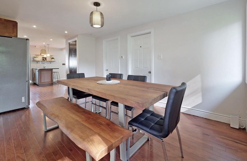 Keswick House | Modern 4 Bedroom Waterfront Retreat, By Lake Simcoe
