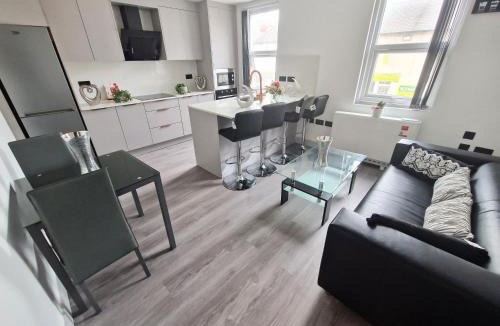 Caversham Apartment | Modern 4 BR flat with 4 ensuites in central Reading