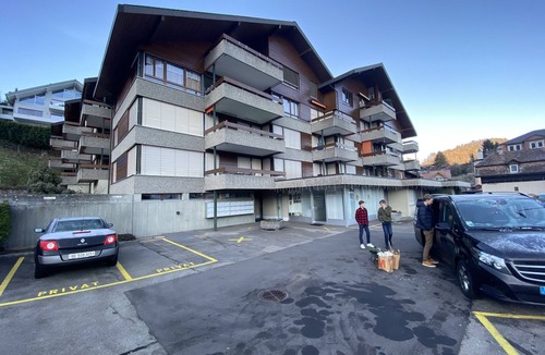 Faulensee Apartment | Modern 4-room apartment with lake and mountain views