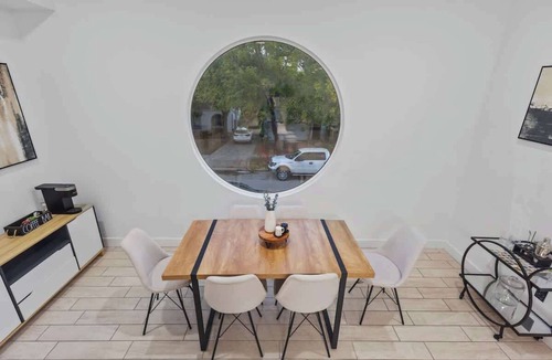 Greenway Plaza-Upper Kirby House | Modern 4-Story Townhome Med Center Sleeps 8