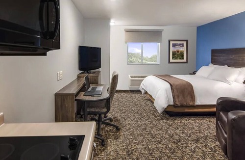St. Joseph Hotel | Modern 4-Unit Stay Near Interstate – Explore St. Joseph’s Top Attractions