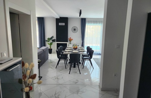 Vrvari Villa | Modern 4 * Villa with Pool in Poreč,Varvari
