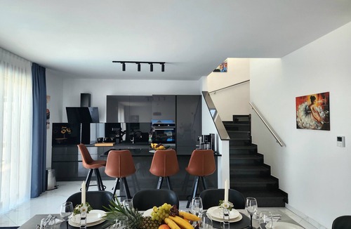 Vrvari Villa | Modern 4 * Villa with Pool in Poreč,Varvari