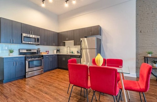Near South Side Apartment | Modern 420-Friendly 3BR Unit Near McCormick & Lakefront