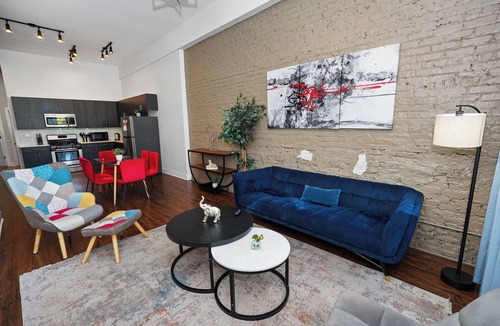 Near South Side Apartment | Modern 420-Friendly 3BR Unit Near McCormick & Lakefront