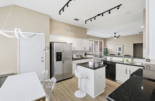 Frisco House | Modern 4B Retreat with Pool in Frisco