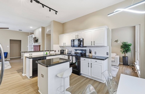 Frisco House | Modern 4B Retreat with Pool in Frisco
