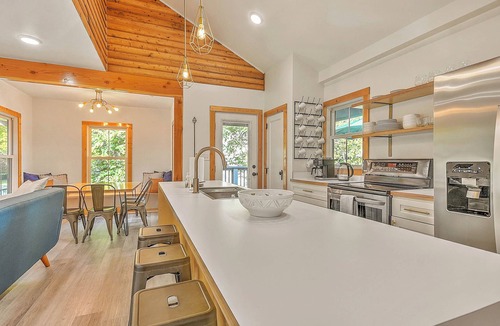 Johnson City House | Modern 4BD/4.5BA Home Near ETSU, Mountain Home VA, JCMC, & Downtown JC