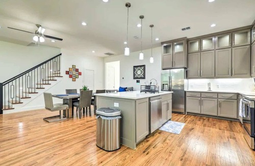 West Dallas House | Modern 4BD, Best in the West, Dallas Area