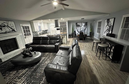 Lawrenceville House | Modern-4bedroom Getaway