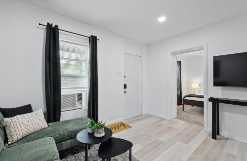 Haltom City Apartment | Modern 4BR 2BA Home with Hot Tub-Grill & Huge Yard