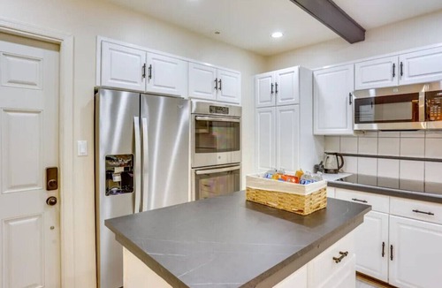 Lewisburg House | Modern 4BR 2BA Villa Near Bucknell with Pool