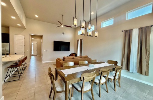 Las Cruces House | Modern 4BR, 3 King Beds + Full Near Red Hawk