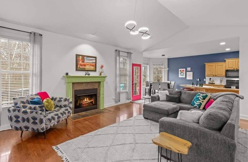 Bentonville House | Modern 4BR Bike Retreat – Steps from Coler Trails