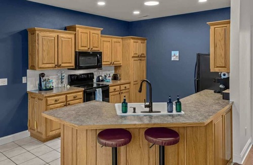 Bentonville House | Modern 4BR Bike Retreat – Steps from Coler Trails