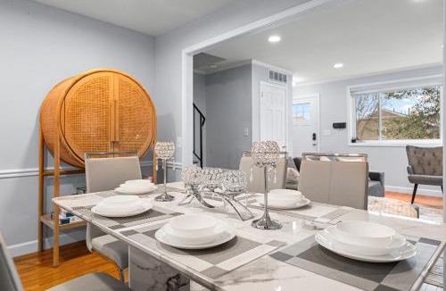 Old Town West House | Modern 4BR Getaway 3 Min to OldTown Walk to Metro