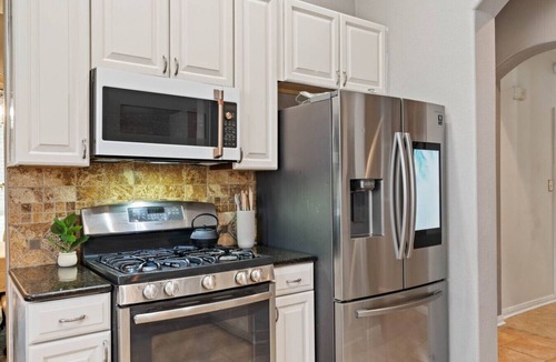Forest Ridge House | Modern 4BR Home by Dell Diamond/Sleeps 8