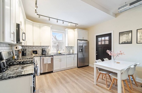 Point Breeze North House | Modern 4BR Home, Fully Equipped Kitchen & Parking