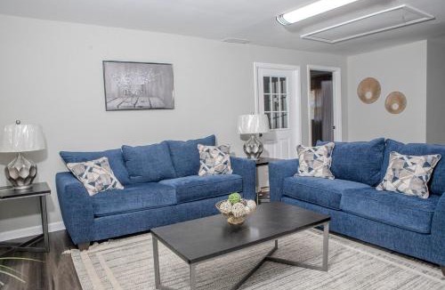 Conyers House | Modern 4BR Home Great Location Spacious