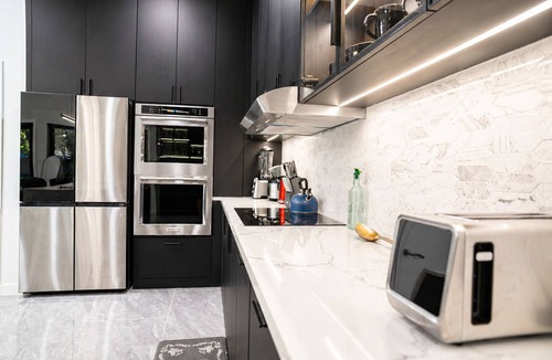 Northwest Dallas House | Modern 4BR Home Near DAL Airport & Top Attractions