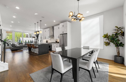 Home Park House | Modern 4BR Home, Skyline Views, Prime Location.