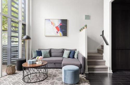 CityPlace House | Modern 4BR Home Sleeps 12 Steps to CN Tower