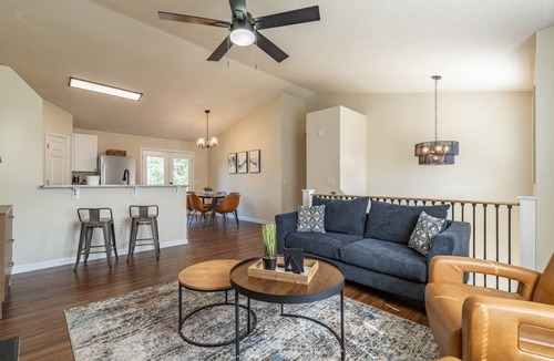 Cartersville House | Modern 4BR Home w/King Bed and Fire Pit