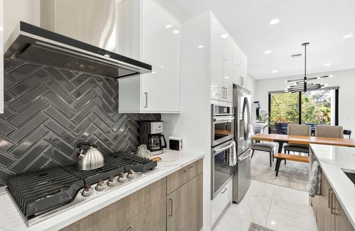 Downtown Apartment | Modern 4BR Home with Rooftop Oasis