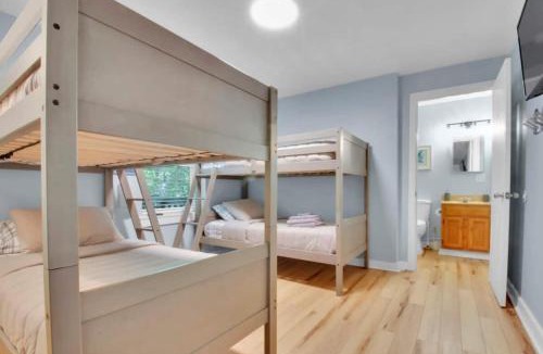 Bloomington House | Modern 4BR House in Bloomington
