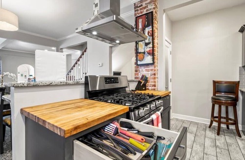 Cherry Street House | Modern 4BR Midtown Home |Expo Square |Pet-Friendly