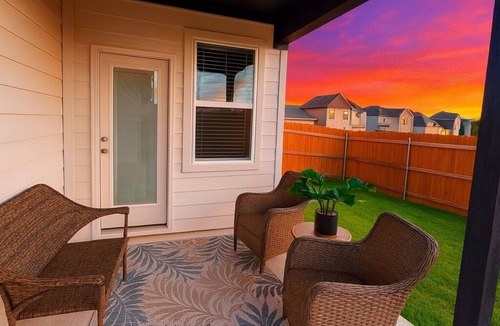 Del Valle House | Modern 4BR New Home w Luxury Touches
