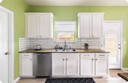 Manor House | Modern 4BR Retreat Mins to downtown Austin & The Domain SXSW ACL