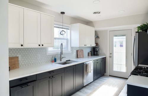 Minneapolis House | Modern 4BR Retreat - Sauna, Arcade & Fire Pit - 6min to Downtown Minneapolis