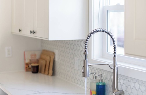 Minneapolis House | Modern 4BR Retreat - Sauna, Arcade & Fire Pit - 6min to Downtown Minneapolis