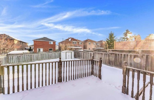 Richmond Hill House | Modern 4BR Richmond Hill Retreat with Workspace