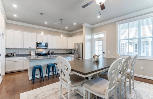 Northeast Virginia Beach House | Modern 4BR VIBE Home Walk to Beach 3.5BA