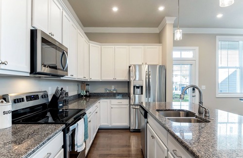 Northeast Virginia Beach House | Modern 4BR VIBE Home Walk to Beach 3.5BA
