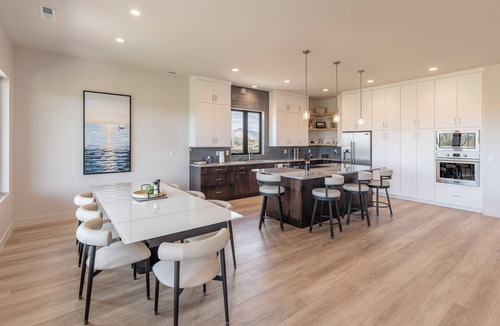 St. George House | Modern 4BR w/All Kings on 6th Hole - Pet Friendly