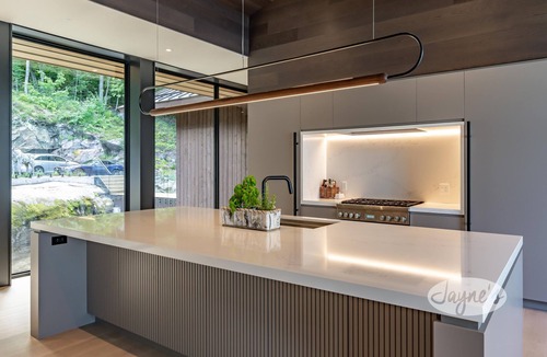 Port Carling Cottage | Modern 5 bed 7 bath cottage on Lake Rosseau with boathouse!