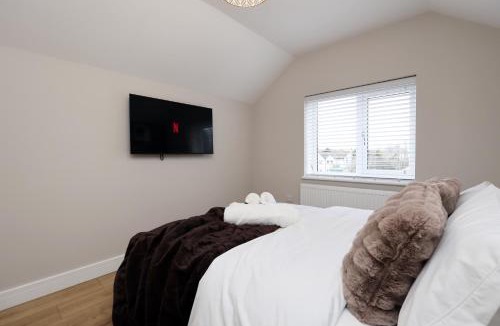 Patchway House | Modern 5 BED House NEW