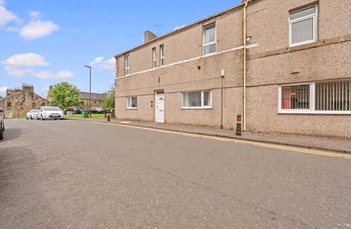 Bannockburn House | Modern 5-Bedroom House - Bannockburn