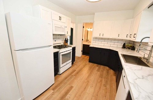 South Bend House | Modern 5 bedroom home, 15 min walk to ND (2329)