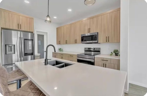 Fort Gary House | Modern 5 bedroom Lake view home in Prairie Pointe, winnipeg