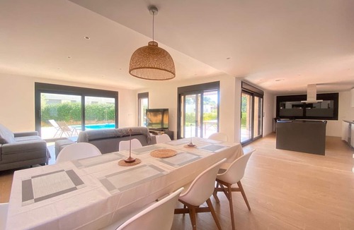 Tarragona Villa | Modern 5-bedroom villa near golf and beach in Costa Dorada