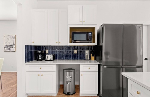 North San Antonio - SAT House | Modern 5 Bedrooms in SA Chef Kitchen, Game Lounge