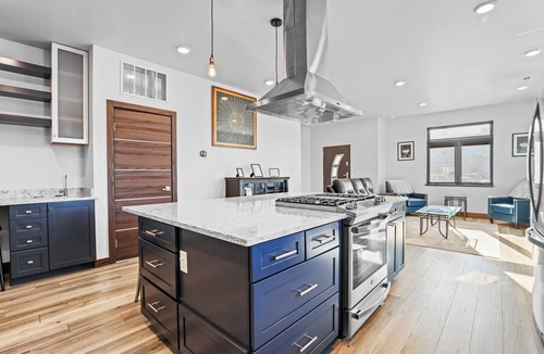 Great Falls House | Modern 5bd mins from downtown