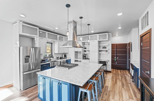 Great Falls House | Modern 5bd mins from downtown