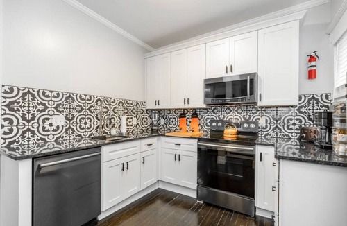 South Hyde Park House | Modern 5BR/5BA | Close to Art museum | Plaza