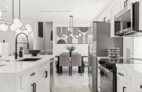 Miami Gardens House | Modern 5BR Dream: Courts/Playground & Heated Pool